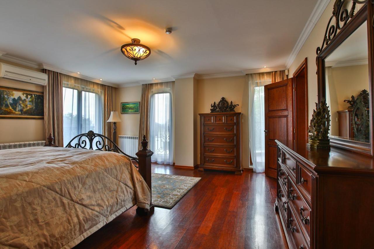 & Luxury Villa