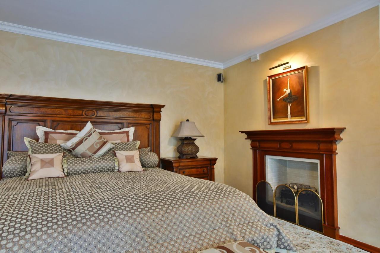 Villa & Luxury *