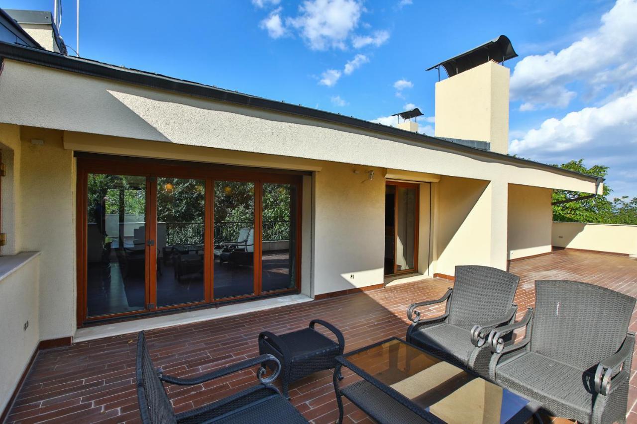 Villa & Luxury