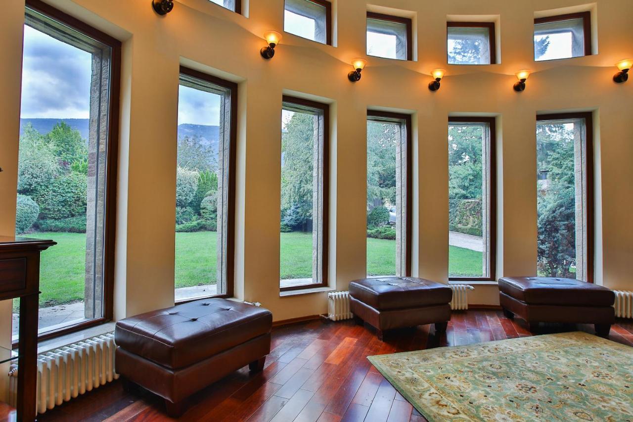 Villa & Luxury *
